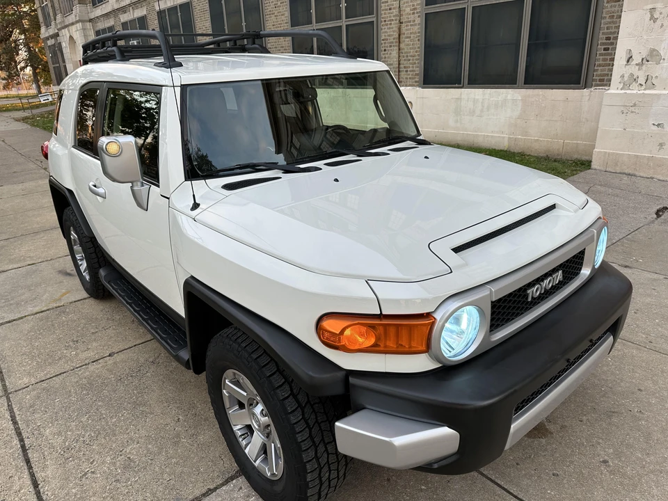 2014 Toyota FJ Cruiser - Image 31 of 31