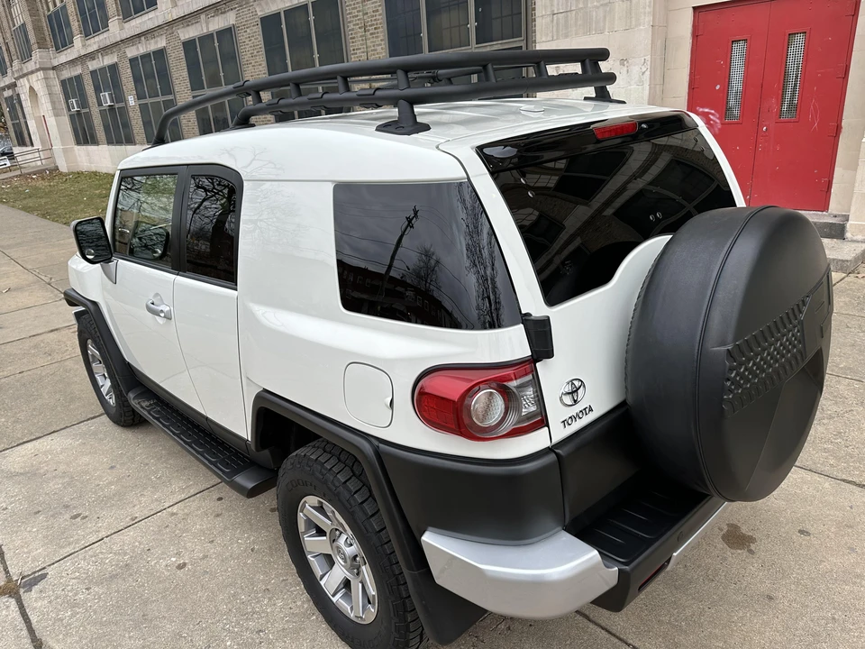 2014 Toyota FJ Cruiser - Image 13 of 31
