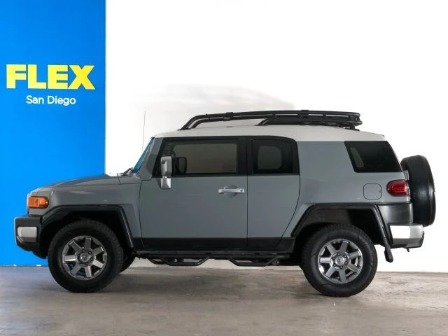 2014 Toyota FJ Cruiser - Image 2 of 17