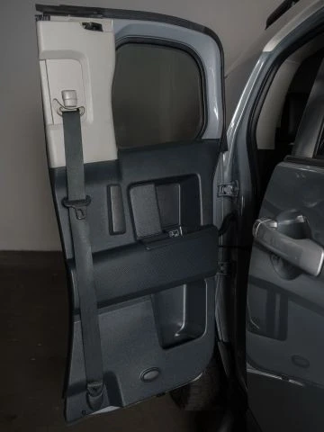 2014 Toyota FJ Cruiser - Image 14 of 17