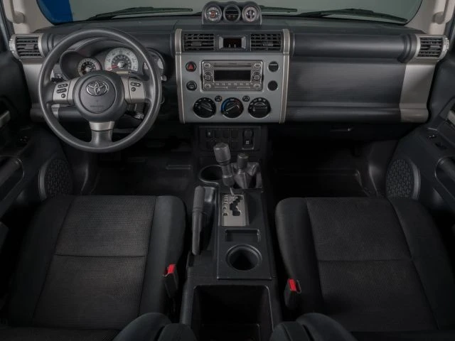 2014 Toyota FJ Cruiser - Image 9 of 17