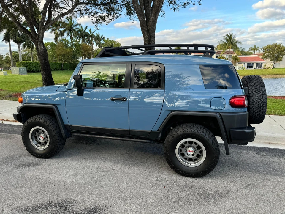2014 Toyota FJ Cruiser - Image 9 of 31