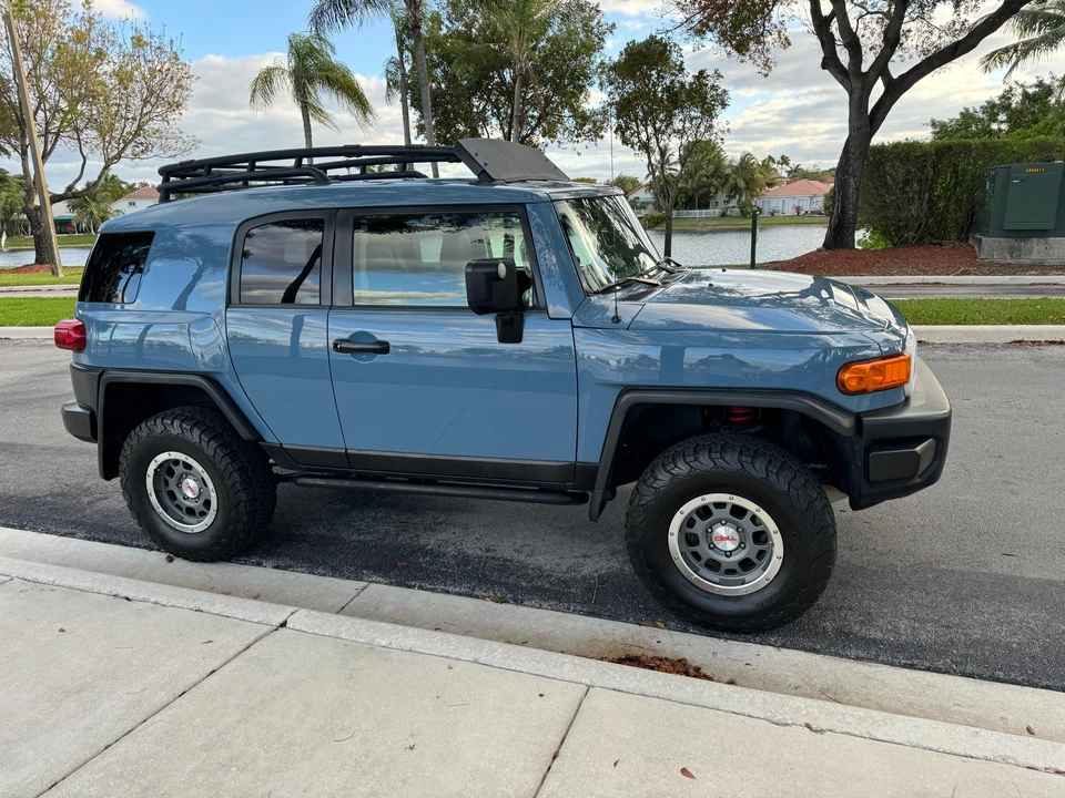 2014 Toyota FJ Cruiser - Image 15 of 31