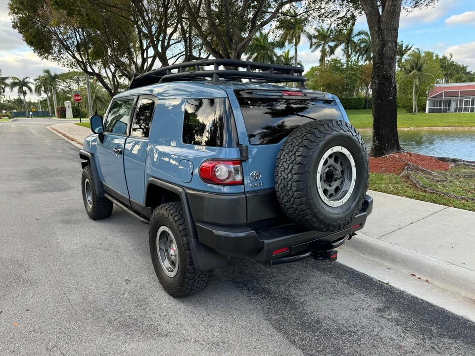 2014 Toyota FJ Cruiser - Image 11 of 31