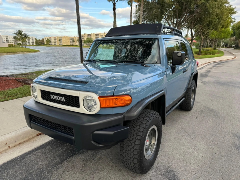 2014 Toyota FJ Cruiser - Image 6 of 31