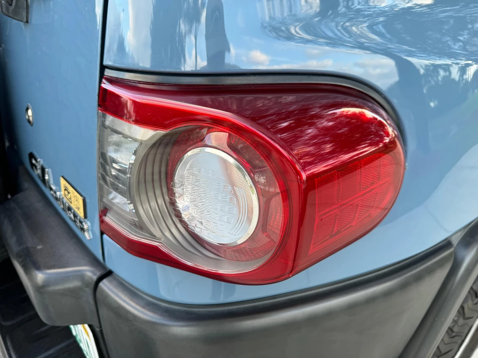 2014 Toyota FJ Cruiser - Image 25 of 31