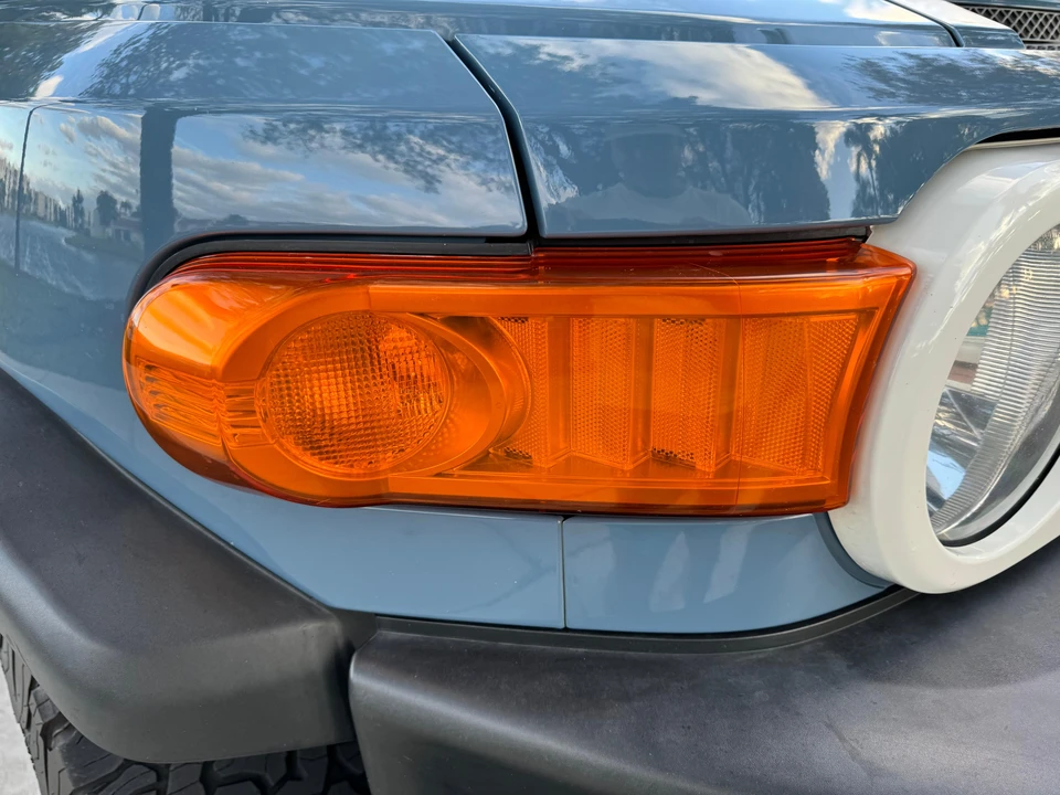 2014 Toyota FJ Cruiser - Image 17 of 31