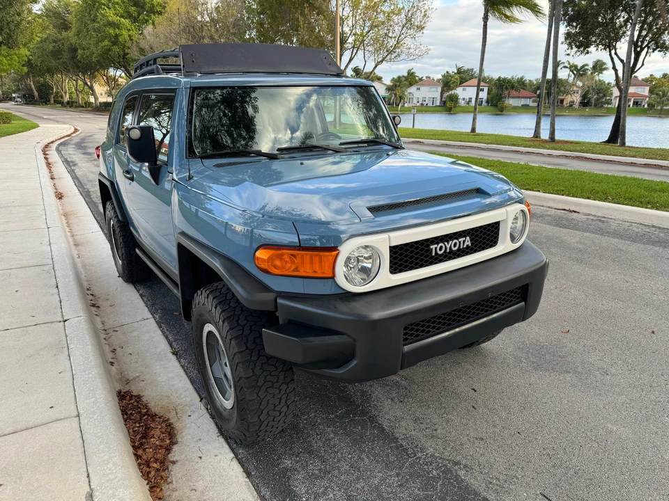 2014 Toyota FJ Cruiser - Image 16 of 31