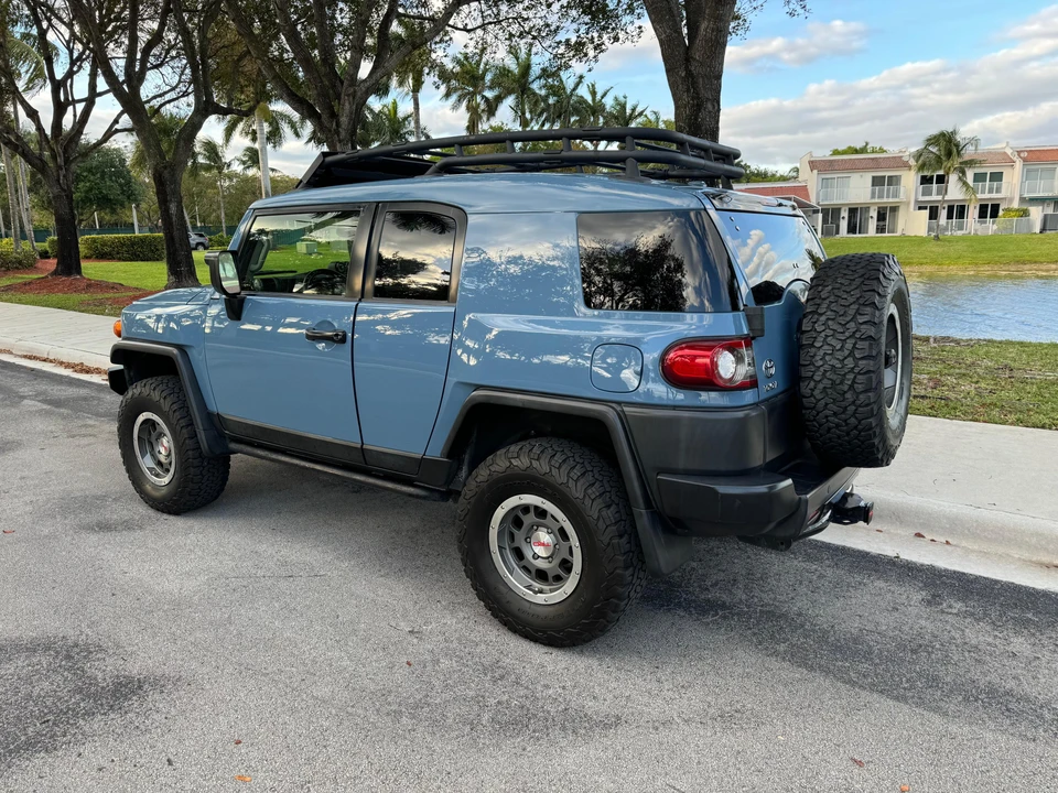 2014 Toyota FJ Cruiser - Image 10 of 31