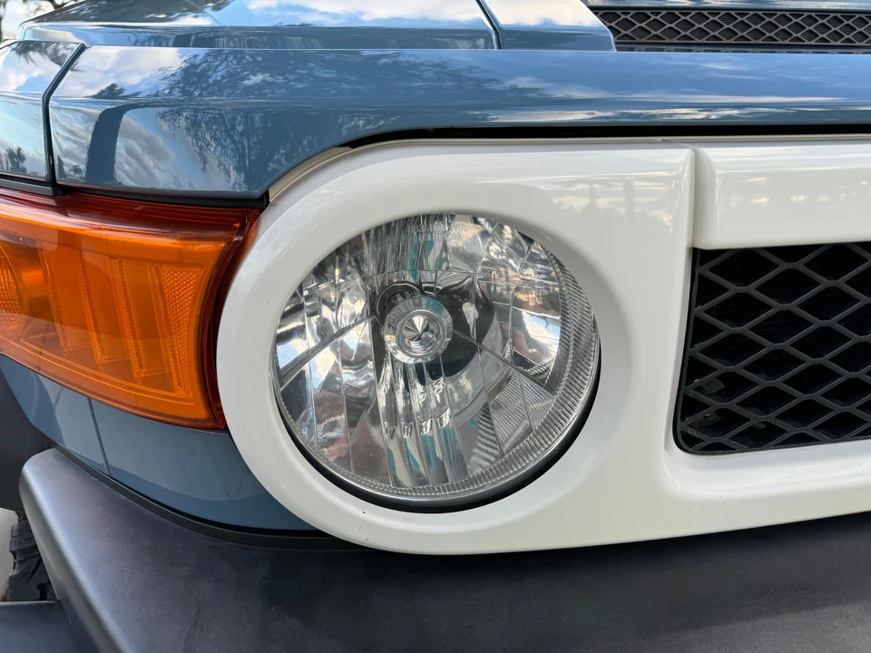 2014 Toyota FJ Cruiser - Image 18 of 31