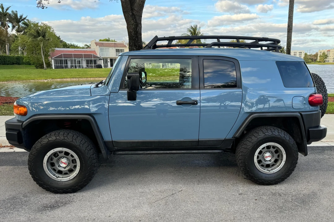 2014 Toyota FJ Cruiser - Image 3 of 31