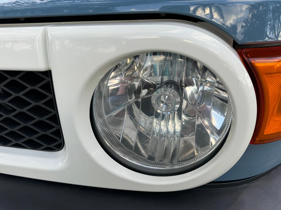 2014 Toyota FJ Cruiser - Image 20 of 31