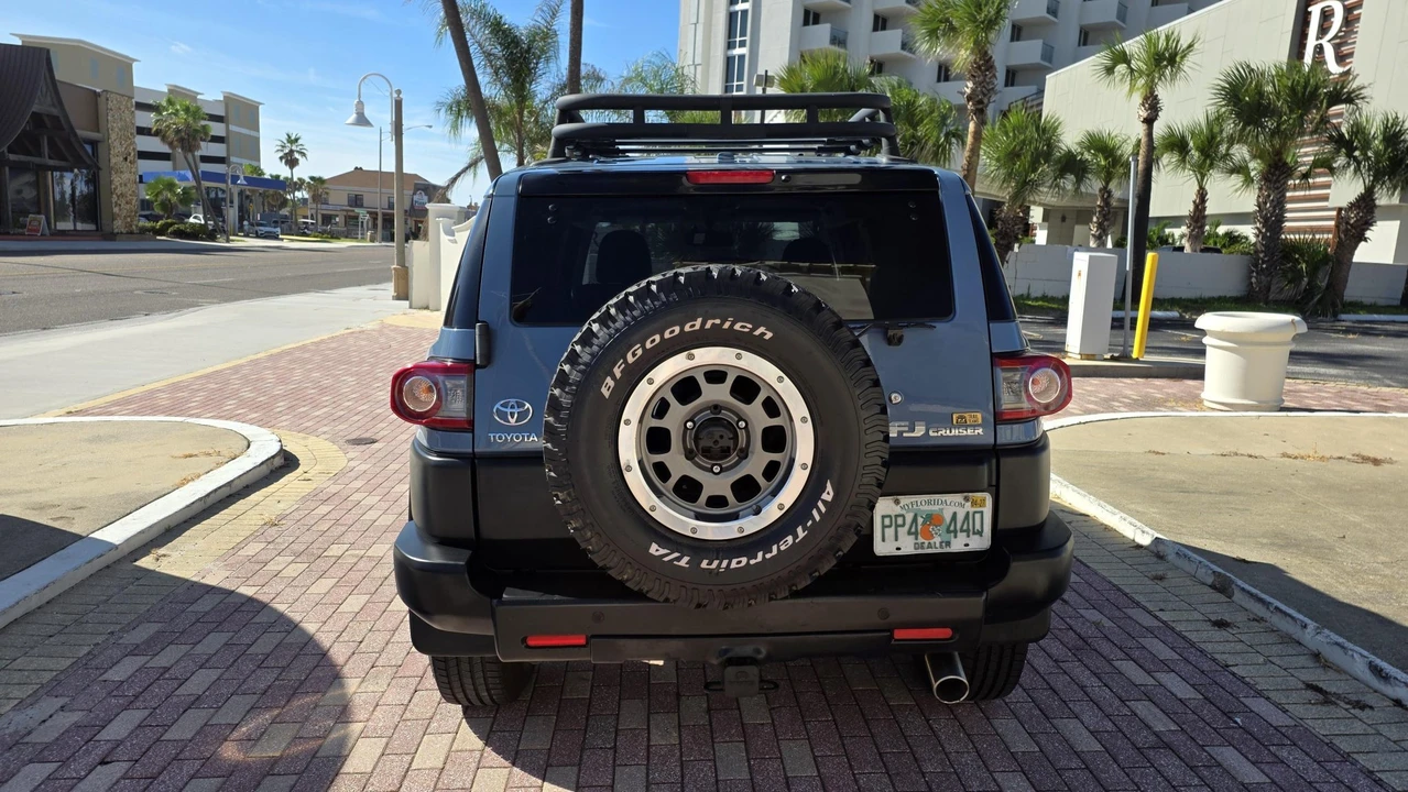 2014 Toyota FJ Cruiser - Image 17 of 31