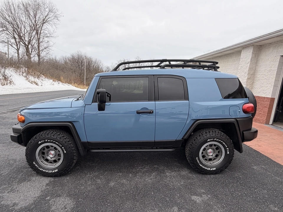 2014 Toyota FJ Cruiser - Image 3 of 21