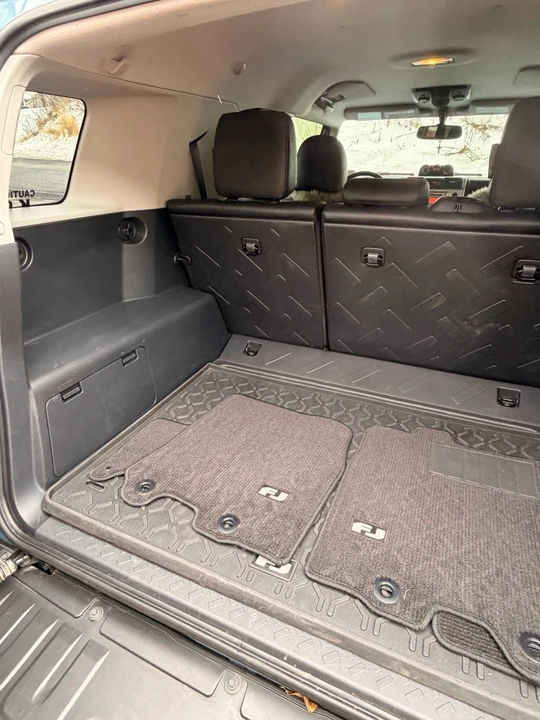 2014 Toyota FJ Cruiser - Image 19 of 21