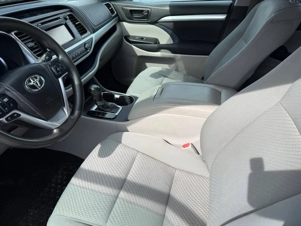 2014 Toyota Highlander - Image 9 of 16