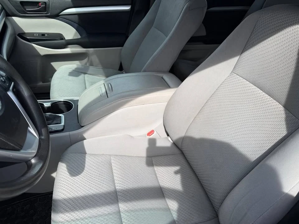 2014 Toyota Highlander - Image 10 of 16