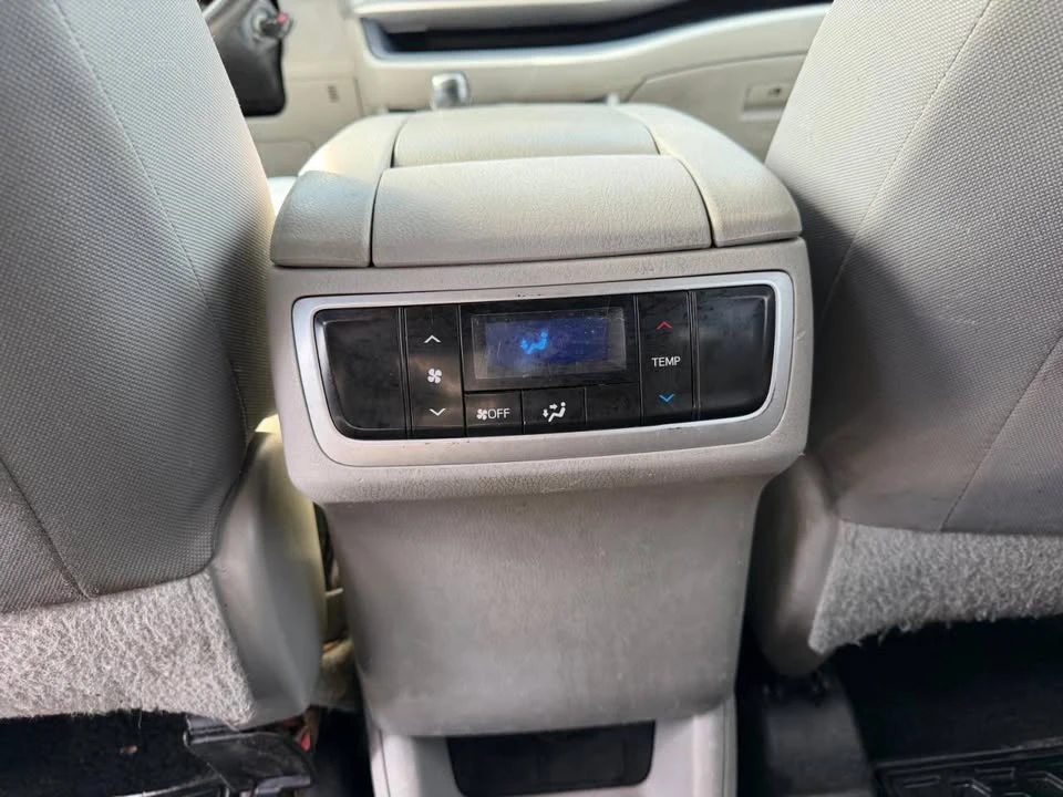 2014 Toyota Highlander - Image 12 of 16