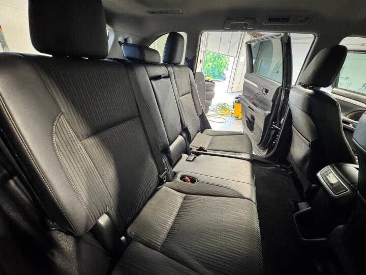 2014 Toyota Highlander - Image 14 of 20
