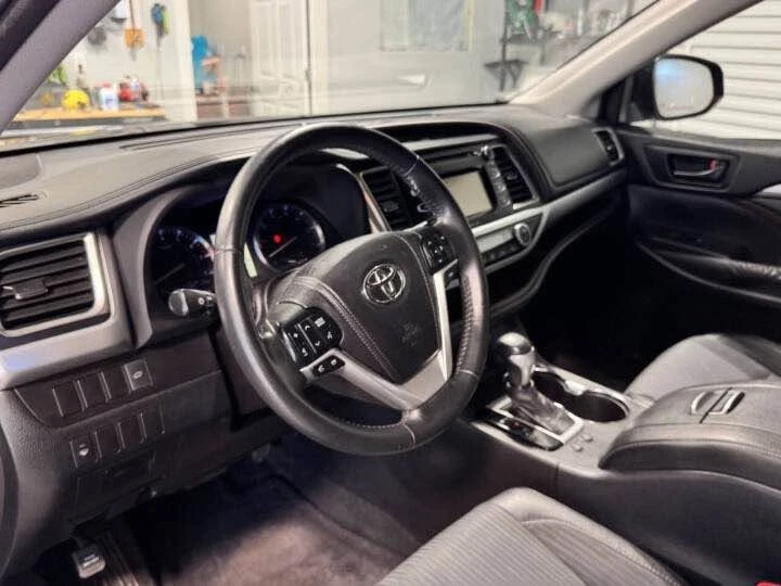 2014 Toyota Highlander - Image 10 of 20