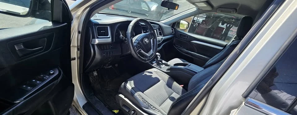 2014 Toyota Highlander - Image 7 of 13