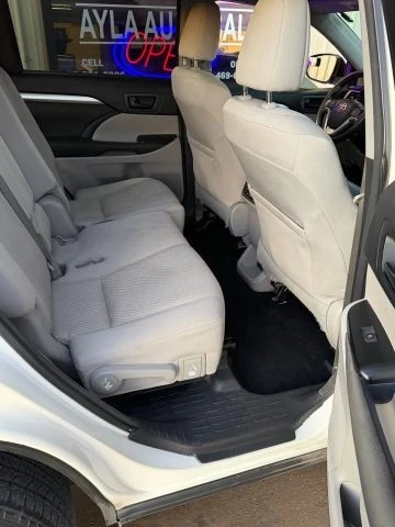 2014 Toyota Highlander - Image 16 of 21