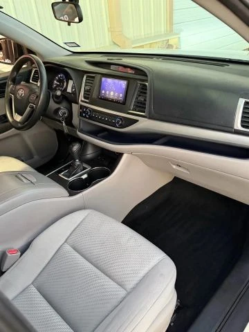 2014 Toyota Highlander - Image 19 of 21