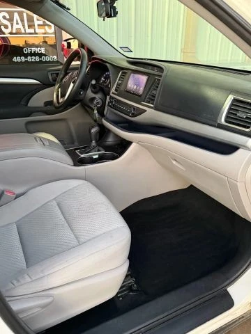 2014 Toyota Highlander - Image 18 of 21