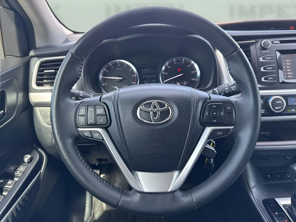 2014 Toyota Highlander - Image 14 of 21