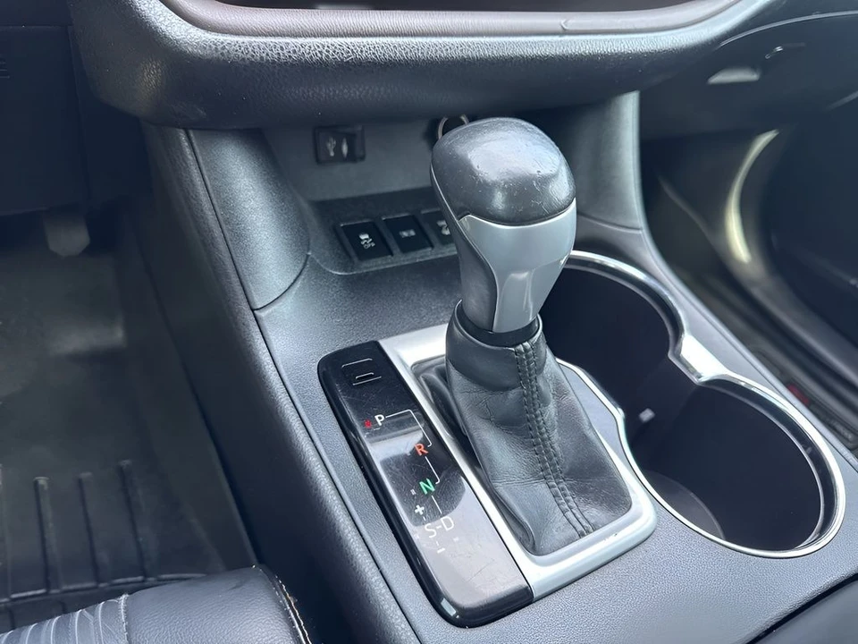 2014 Toyota Highlander - Image 17 of 21