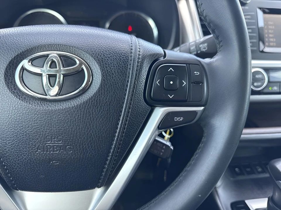 2014 Toyota Highlander - Image 16 of 21