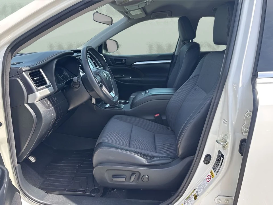 2014 Toyota Highlander - Image 9 of 21
