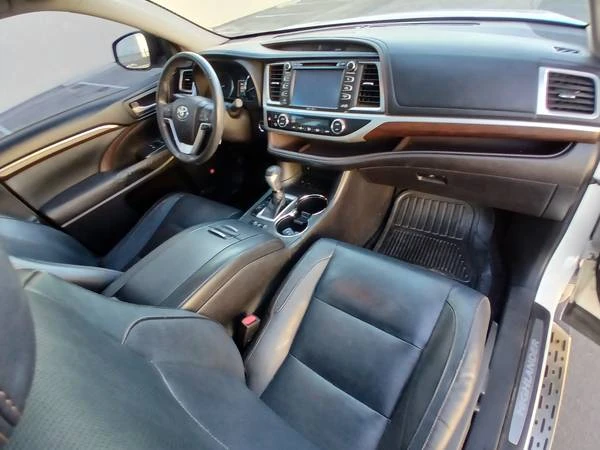 2014 Toyota Highlander - Image 9 of 19