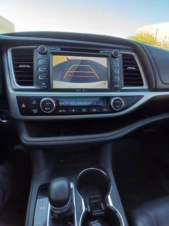 2014 Toyota Highlander - Image 11 of 19