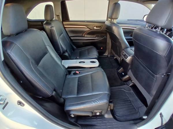 2014 Toyota Highlander - Image 12 of 19