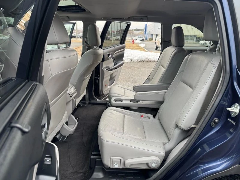 2014 Toyota Highlander - Image 10 of 12