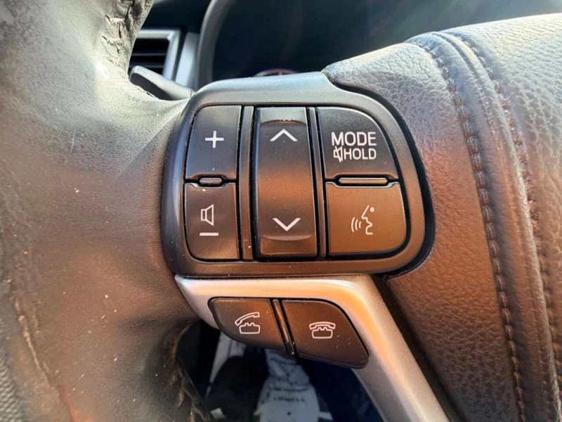 2014 Toyota Highlander - Image 11 of 12