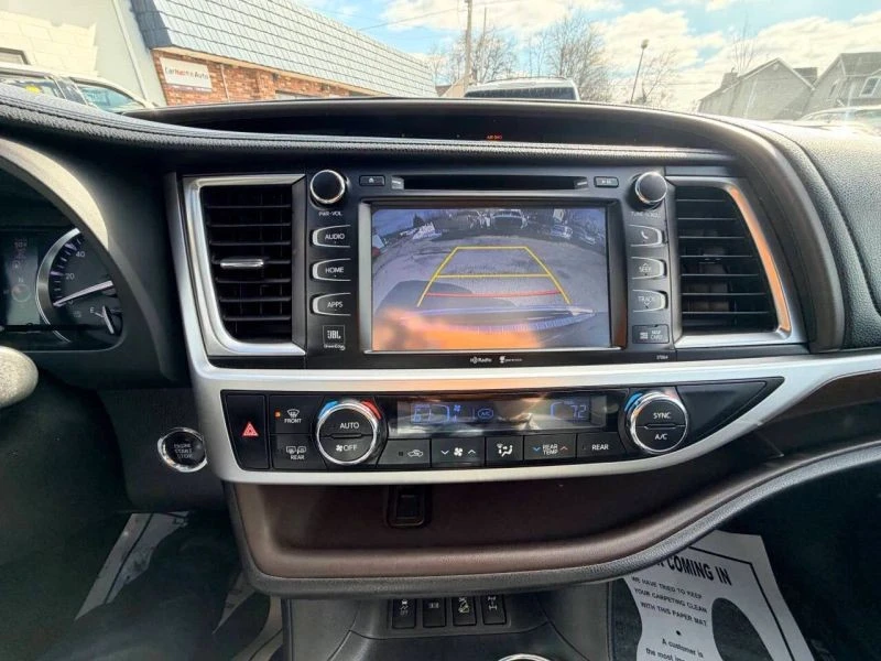 2014 Toyota Highlander - Image 8 of 12