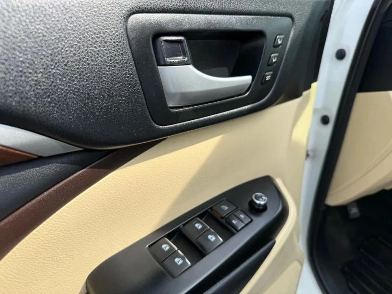 2014 Toyota Highlander - Image 10 of 12