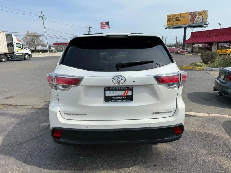 2014 Toyota Highlander - Image 7 of 12