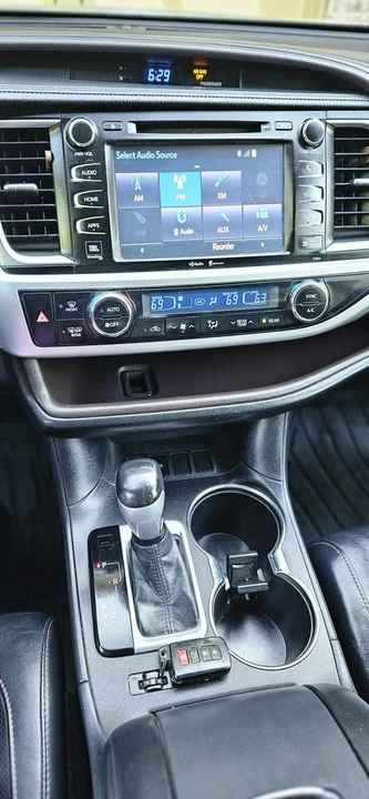 2014 Toyota Highlander - Image 18 of 19