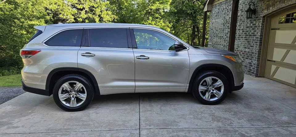 2014 Toyota Highlander - Image 2 of 19