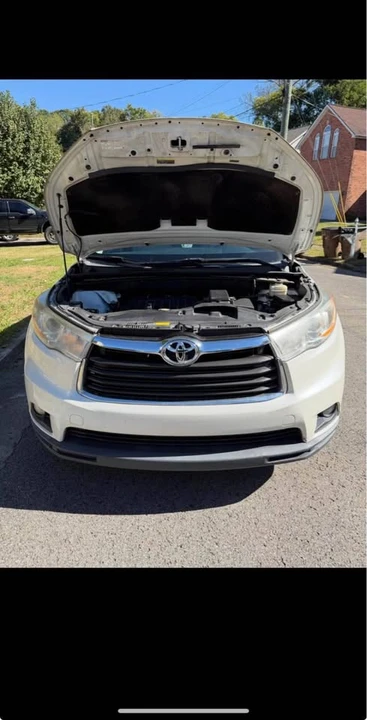 2014 Toyota Highlander - Image 2 of 9