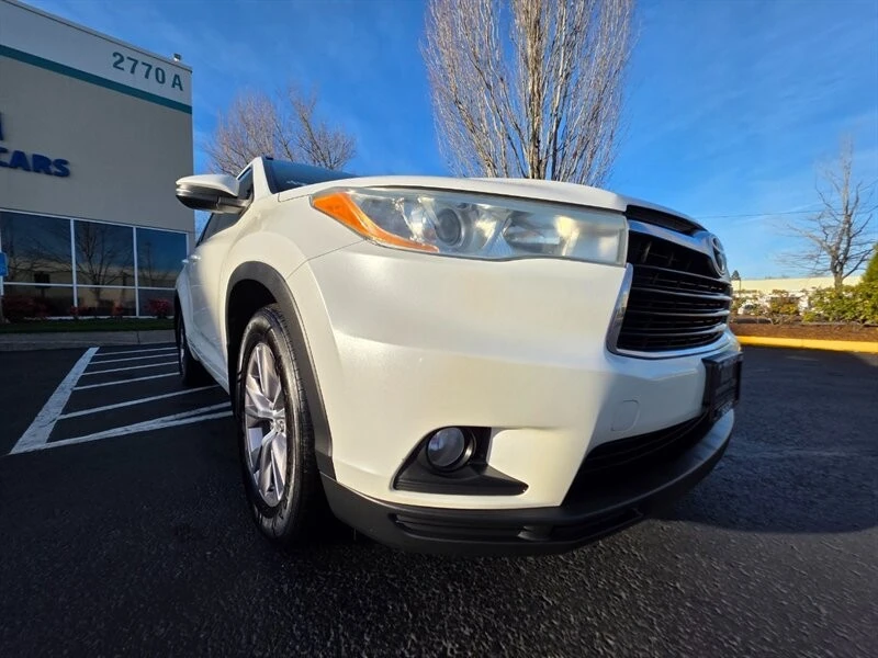 2014 Toyota Highlander - Image 10 of 21