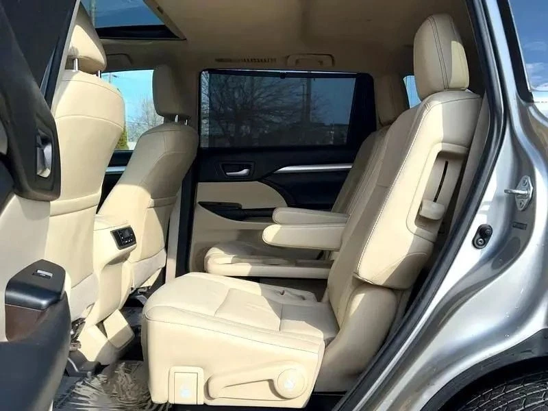 2014 Toyota Highlander - Image 8 of 12