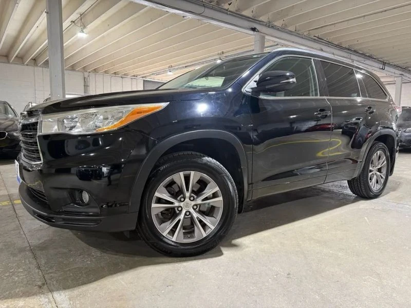 2014 Toyota Highlander - Image 2 of 12