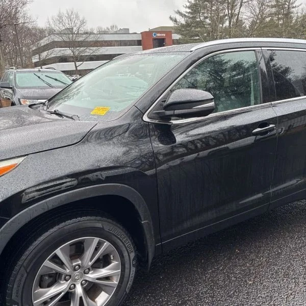 2014 Toyota Highlander - Image 2 of 12