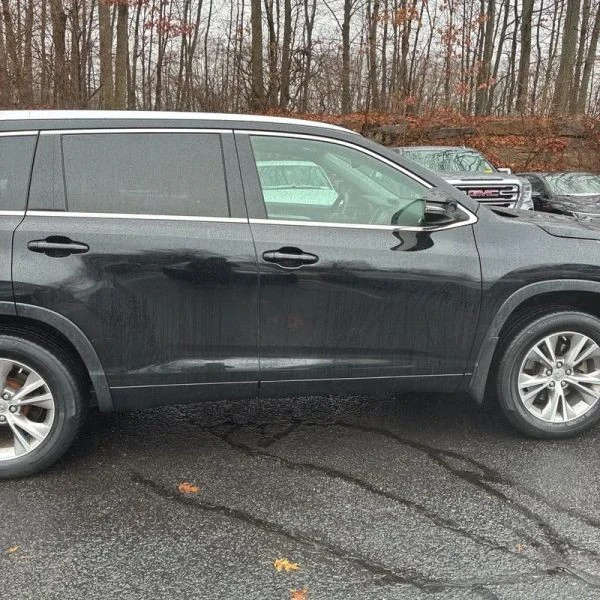 2014 Toyota Highlander - Image 10 of 12