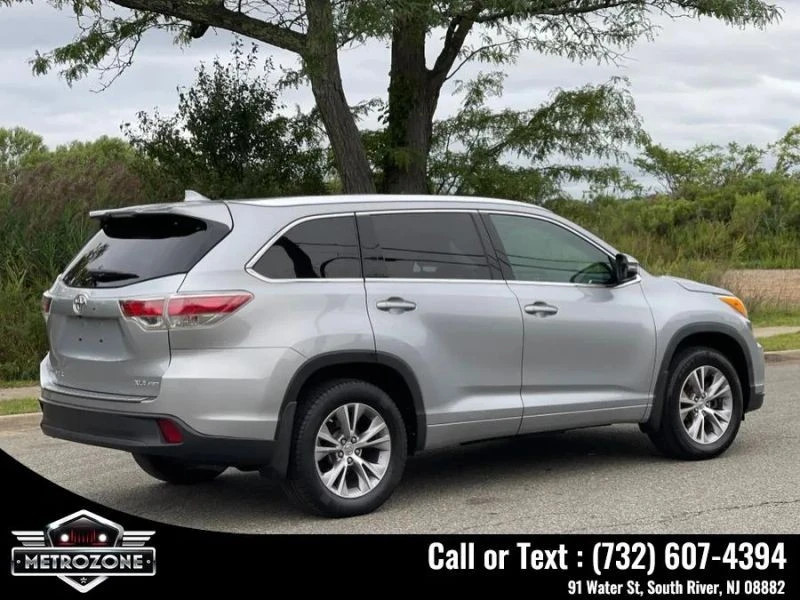 2014 Toyota Highlander - Image 8 of 12