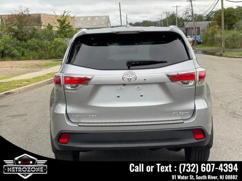 2014 Toyota Highlander - Image 6 of 12